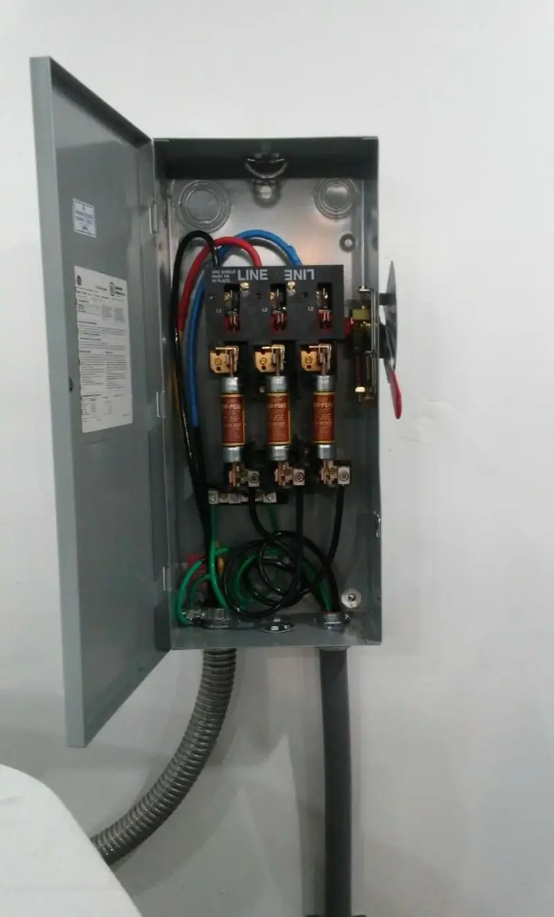 Three-phase disconnect switch installed for Smoke Detector Installation in Hephzibah